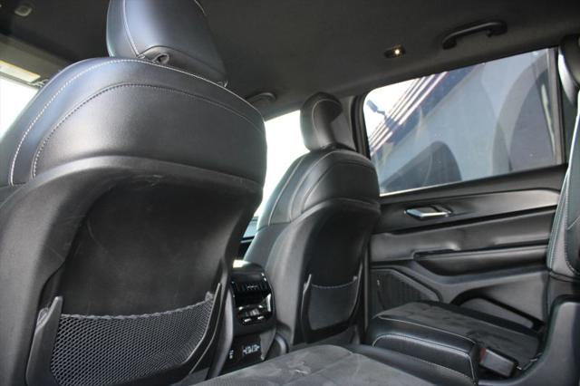 2023 Jeep Grand Cherokee L Altitude 4x2
