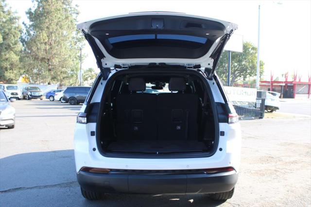 2023 Jeep Grand Cherokee L Altitude 4x2