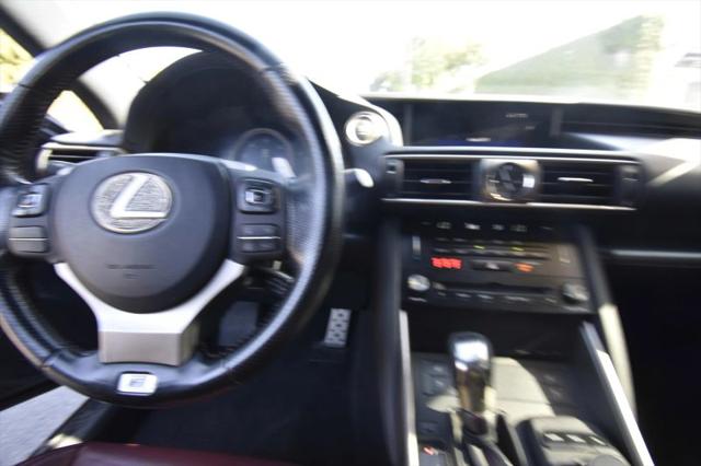 2017 Lexus IS 200t 200t