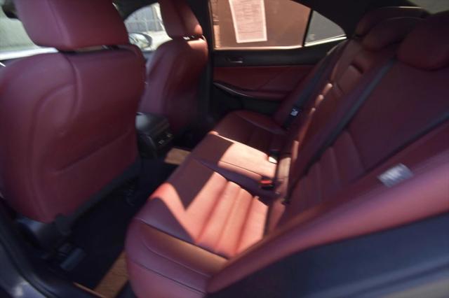 2017 Lexus IS 200t 200t