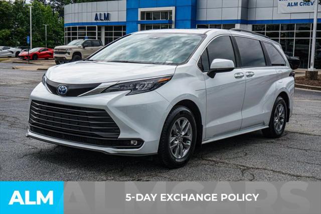 2025 Toyota Sienna XLE