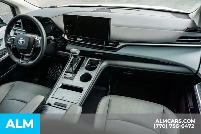 2025 Toyota Sienna XLE