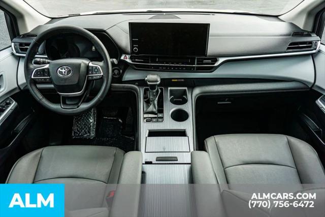 2025 Toyota Sienna XLE