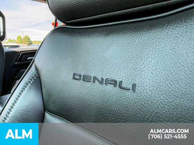 2025 GMC Yukon 4WD Denali