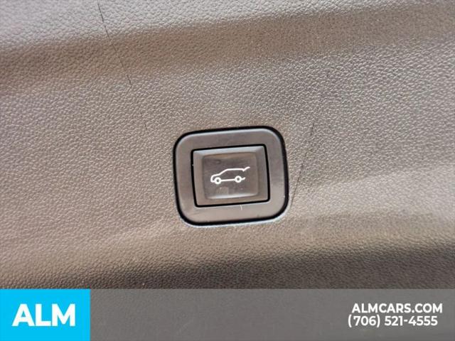 2025 GMC Yukon 4WD Denali