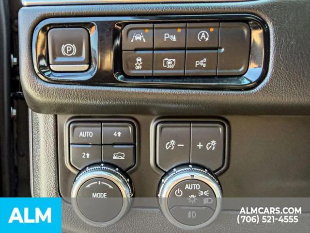 2025 GMC Yukon 4WD Denali