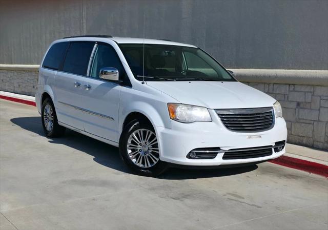 2014 Chrysler Town & Country Touring-L for sale in Dallas, TX