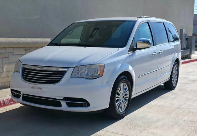 2014 Chrysler Town & Country Touring-L