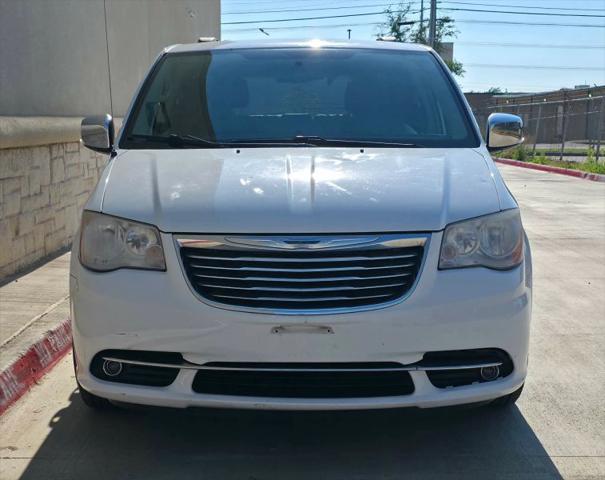 2014 Chrysler Town & Country Touring-L