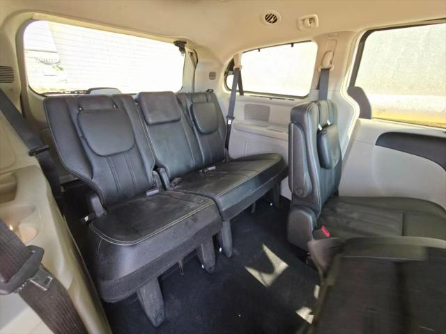 2014 Chrysler Town & Country Touring-L
