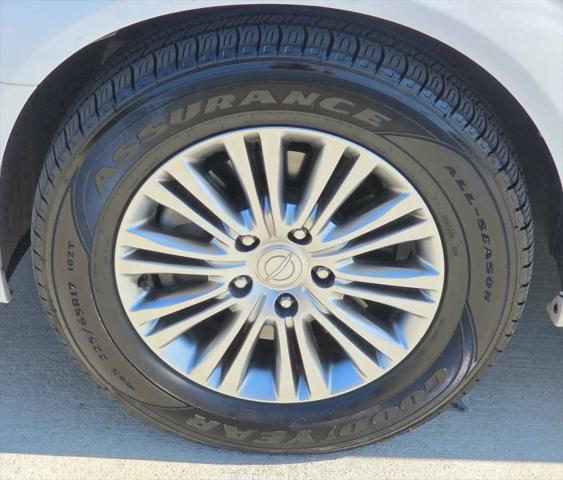 2014 Chrysler Town & Country Touring-L