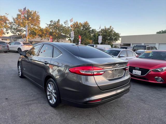 2017 Ford Fusion Hybrid SE