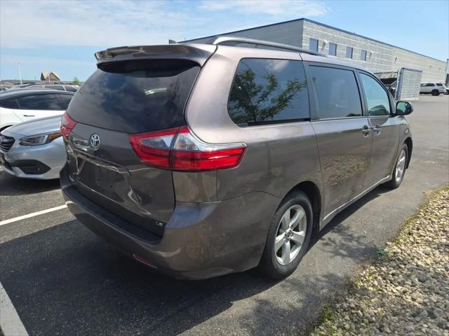 2020 Toyota Sienna LE