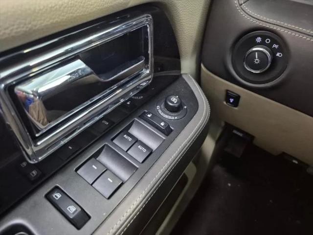 2015 Lincoln Navigator Base