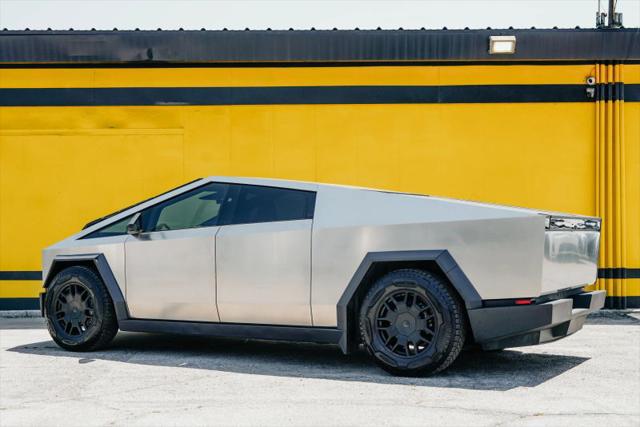 2025 Tesla Cybertruck Cyberbeast