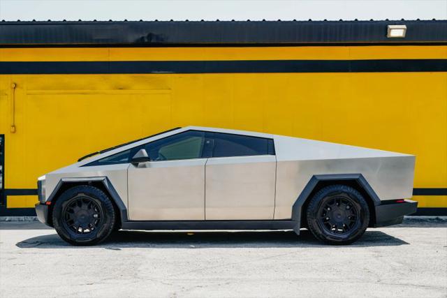 2025 Tesla Cybertruck Cyberbeast
