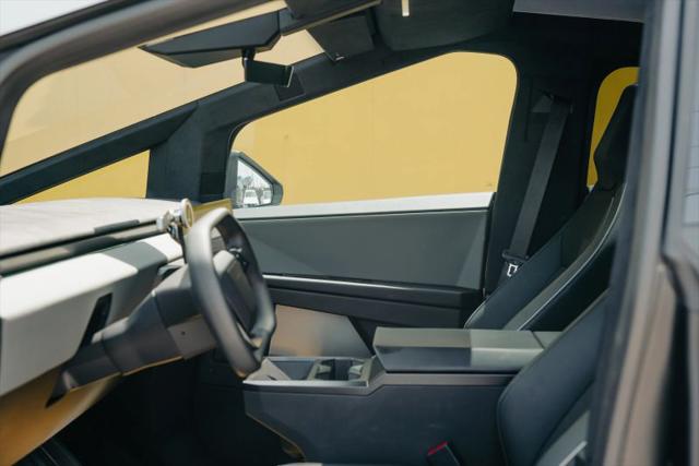 2025 Tesla Cybertruck Cyberbeast