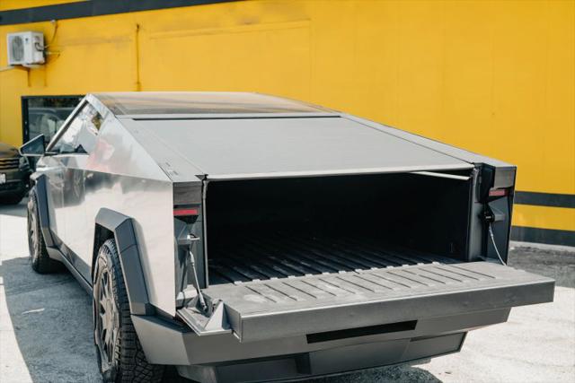 2025 Tesla Cybertruck Cyberbeast