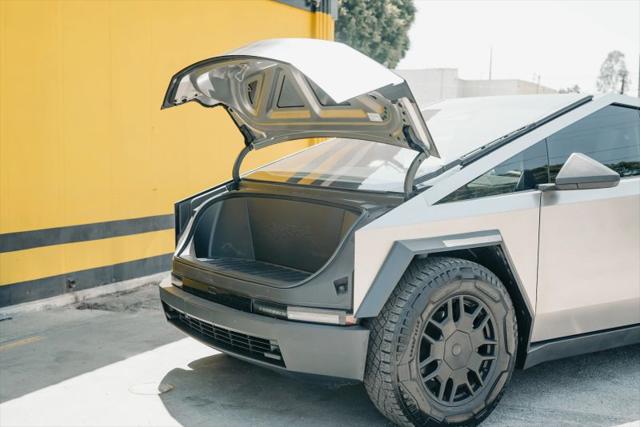 2025 Tesla Cybertruck Cyberbeast