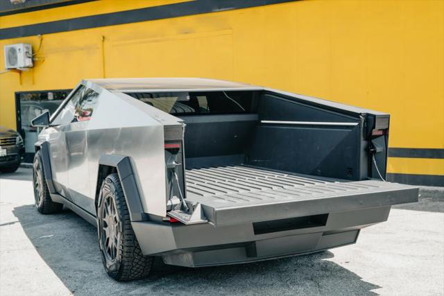 2025 Tesla Cybertruck Cyberbeast