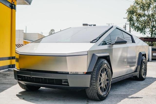 2025 Tesla Cybertruck Cyberbeast