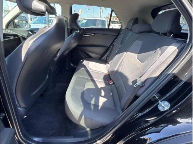 2023 Kia Niro LX