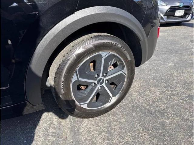 2023 Kia Niro LX