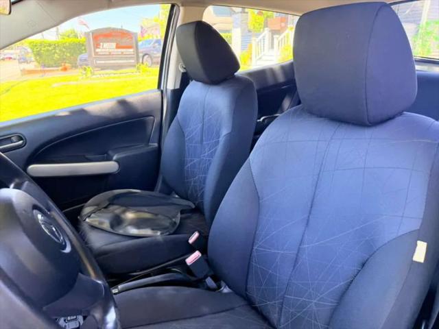 2013 Mazda Mazda2 Sport
