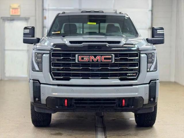 2025 GMC Sierra 2500HD 4WD Crew Cab Standard Bed AT4