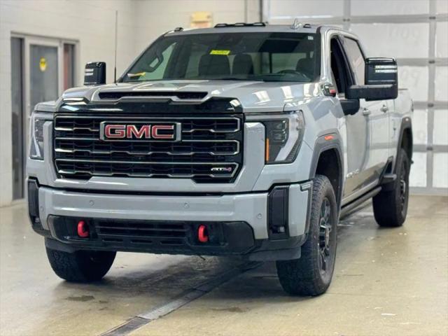 2025 GMC Sierra 2500HD 4WD Crew Cab Standard Bed AT4