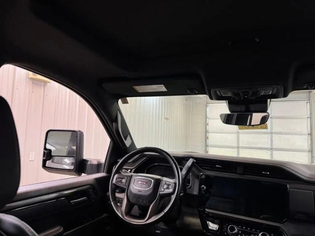 2025 GMC Sierra 2500HD 4WD Crew Cab Standard Bed AT4