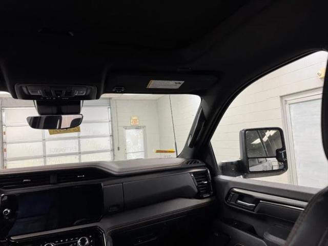 2025 GMC Sierra 2500HD 4WD Crew Cab Standard Bed AT4