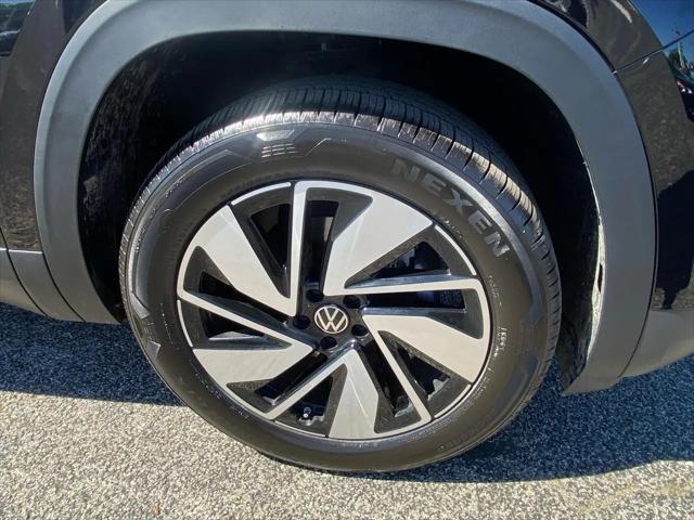 2026 Volkswagen Atlas SE with Technology