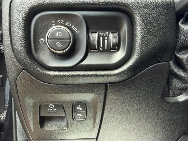 2019 Ram 1500 Big Horn/Lone Star Crew Cab 4x4 5'7" Box