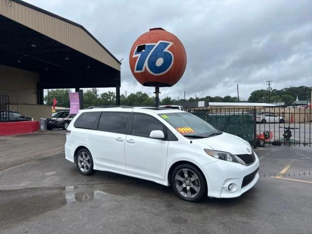 2014 Toyota Sienna SE 8 Passenger for sale in Hueytown, AL