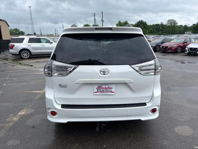 2014 Toyota Sienna SE 8 Passenger