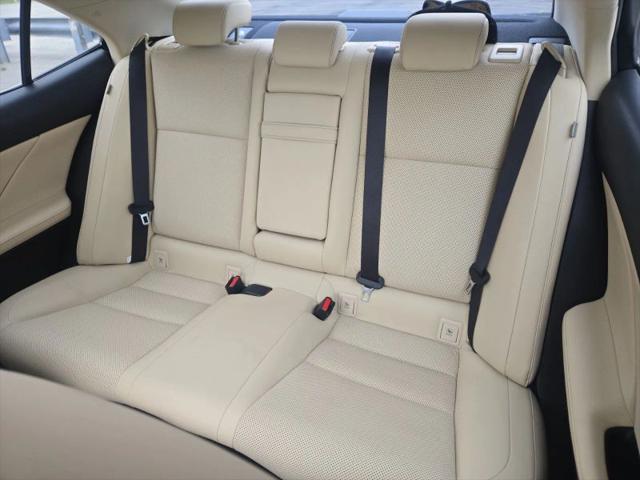 2016 Lexus IS 300 300