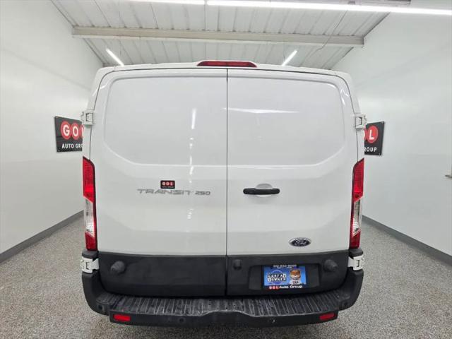 2017 Ford Transit w/60/40 Side Door w/LWB