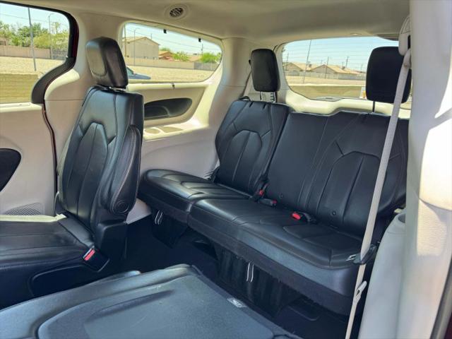 2017 Chrysler Pacifica Touring-L