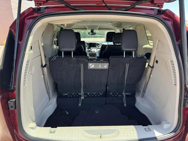 2017 Chrysler Pacifica Touring-L