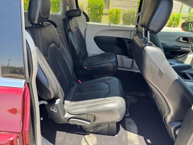 2017 Chrysler Pacifica Touring-L