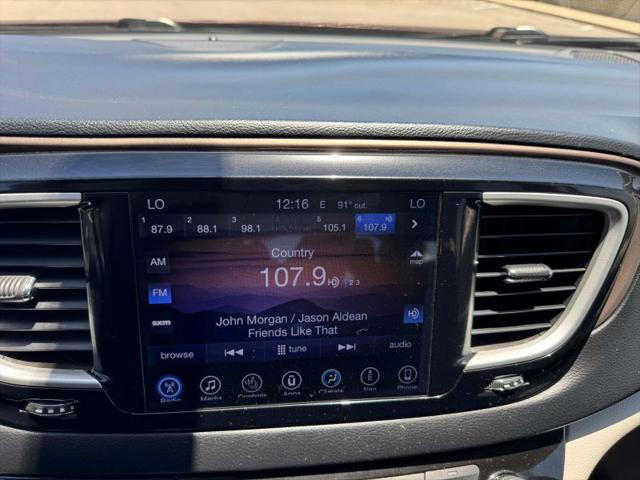 2017 Chrysler Pacifica Touring-L
