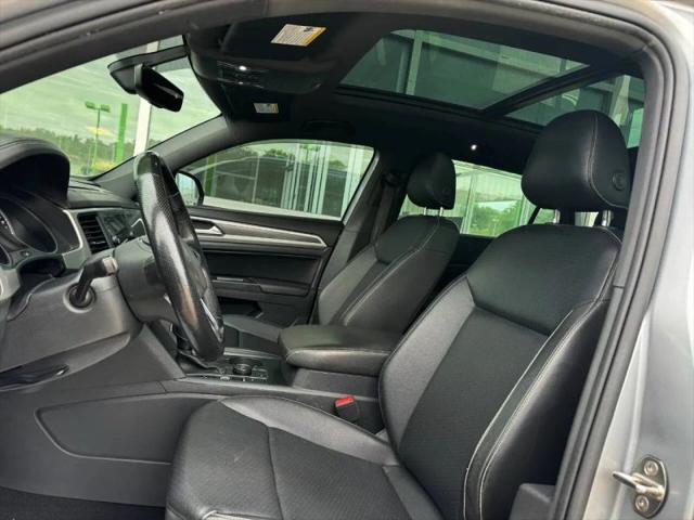 2020 Volkswagen Atlas Cross Sport 3.6L V6 SE w/Technology R-Line