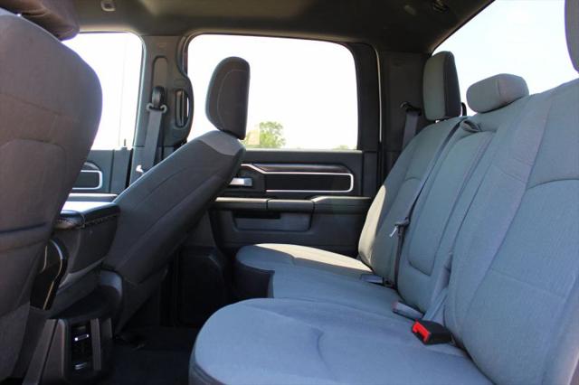 2024 Ram 3500 Big Horn Crew Cab 4x4 8' Box