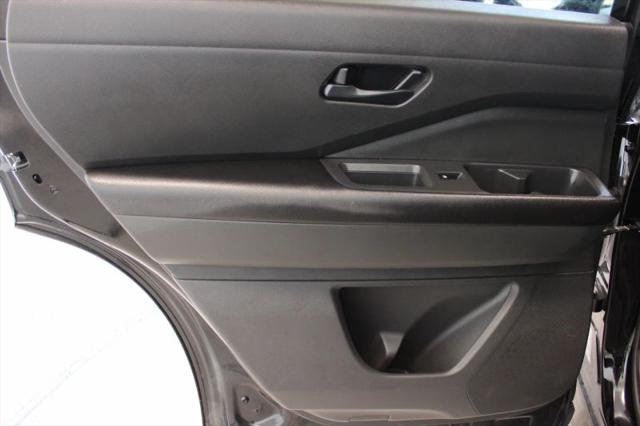 2025 Nissan Pathfinder SV FWD