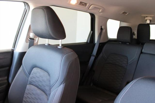 2025 Nissan Pathfinder SV FWD