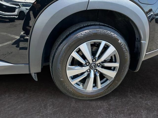 2025 Nissan Pathfinder SL FWD