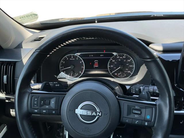 2025 Nissan Pathfinder SL FWD