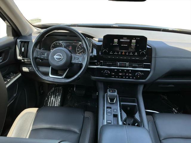 2025 Nissan Pathfinder SL FWD
