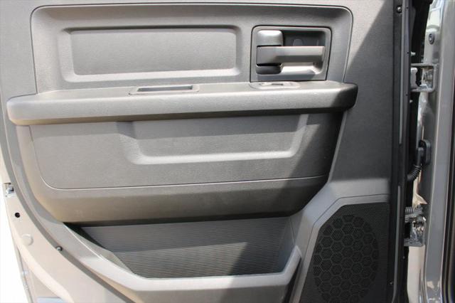 2026 Ram 2500 Black Express Crew Cab 4x4 6'4" Box